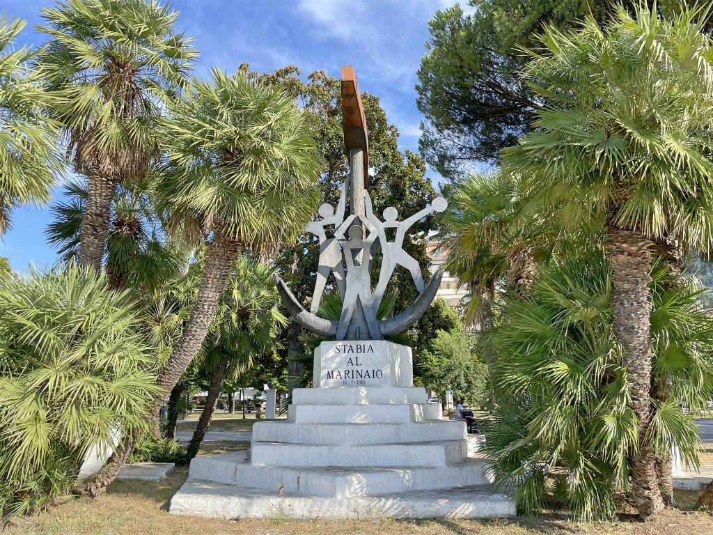 CASTELLAMMARE DI STABIA - het Stabia-monument voor de zeeman