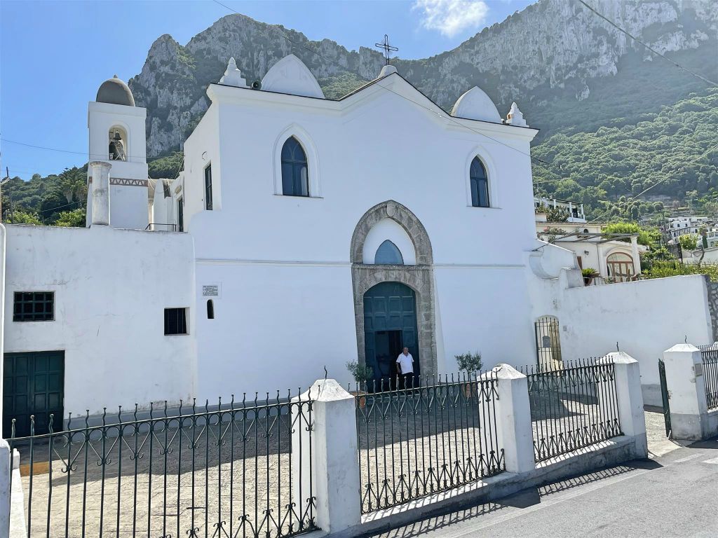 CAPRI - de San Costanzo kerk