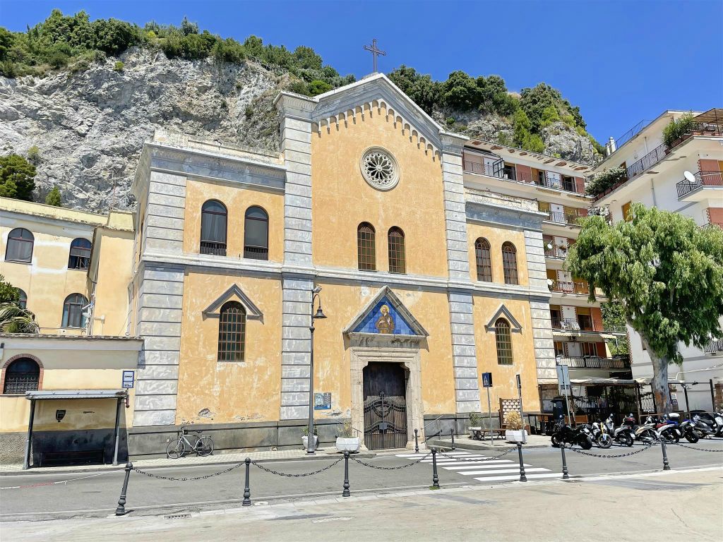 MAIORI - de kerk van San Giacomo