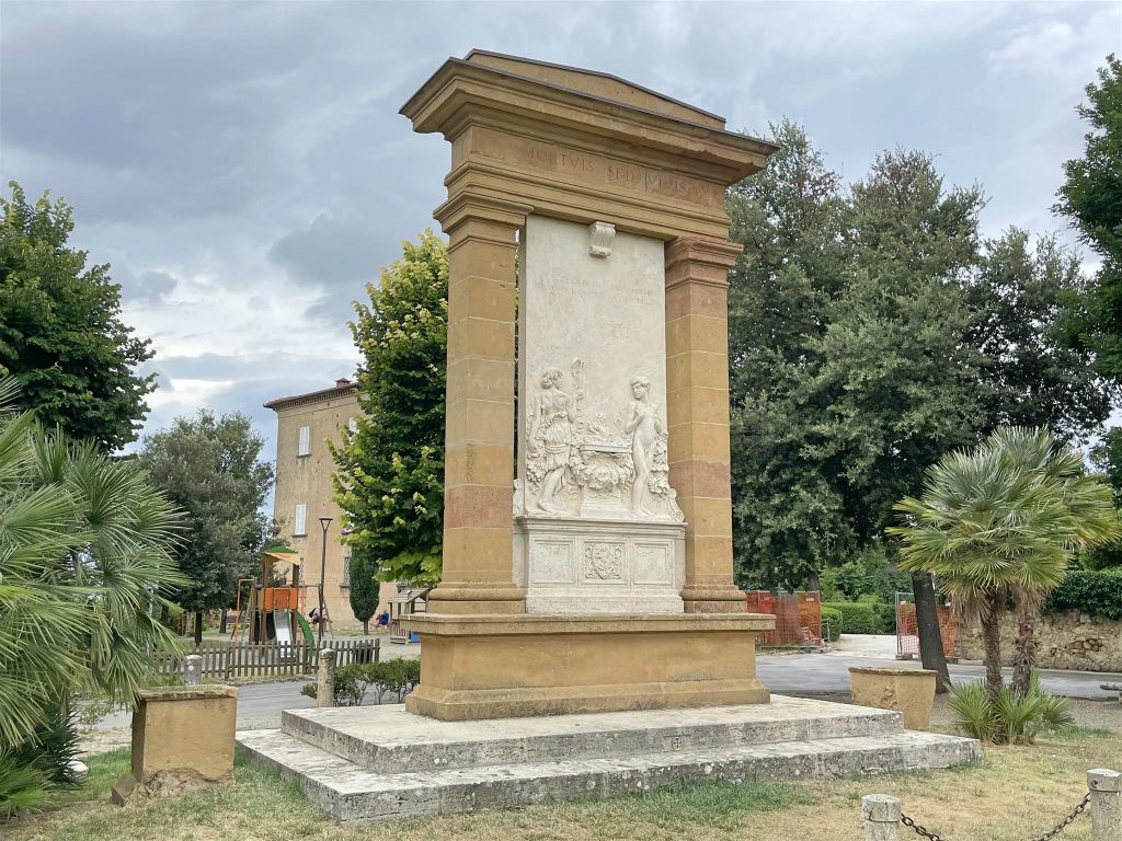 PIENZA - een gedenksteen