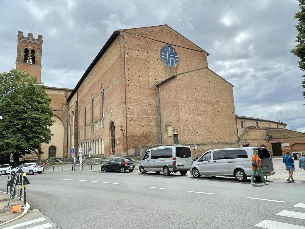 SIENA - de Sint-Dominicusbasiliek