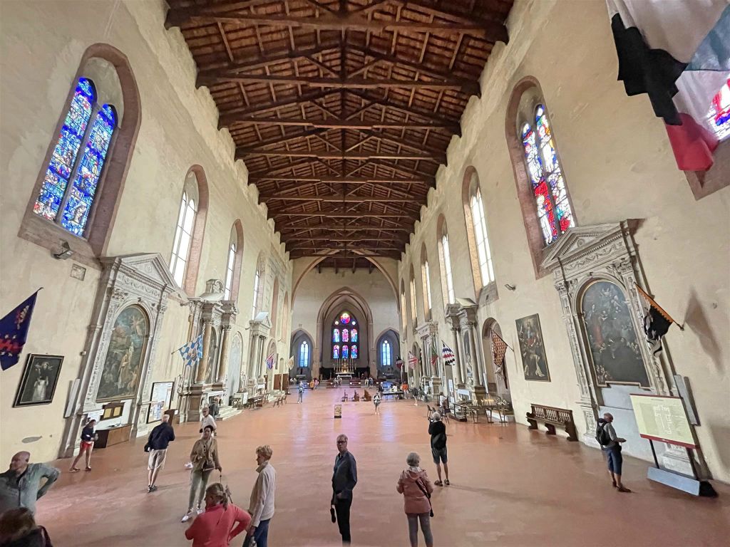 SIENA - binnen in de Sint-Dominicusbasiliek