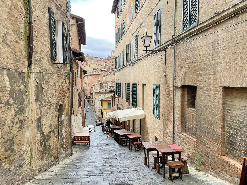 SIENA - een steeg