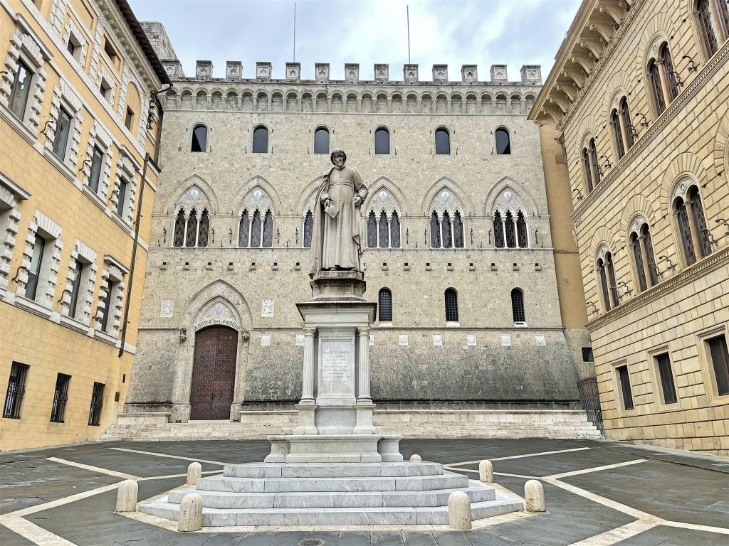 SIENA - het Palazzo Salimbeni