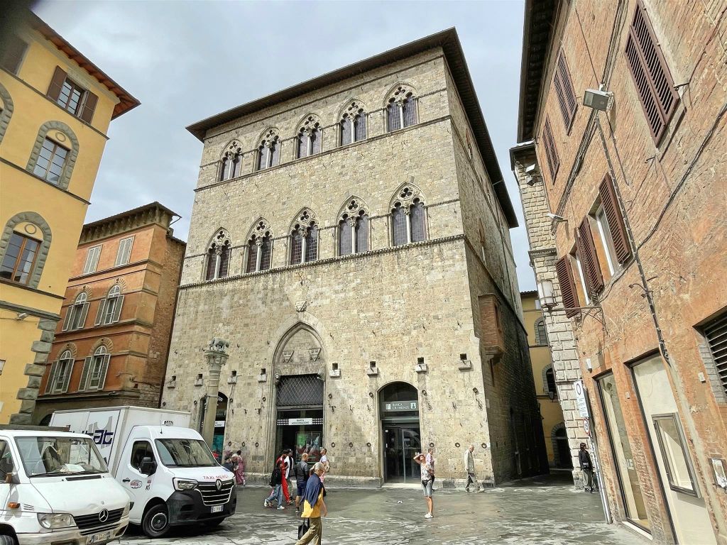 SIENA - het Palazzo Tolomei