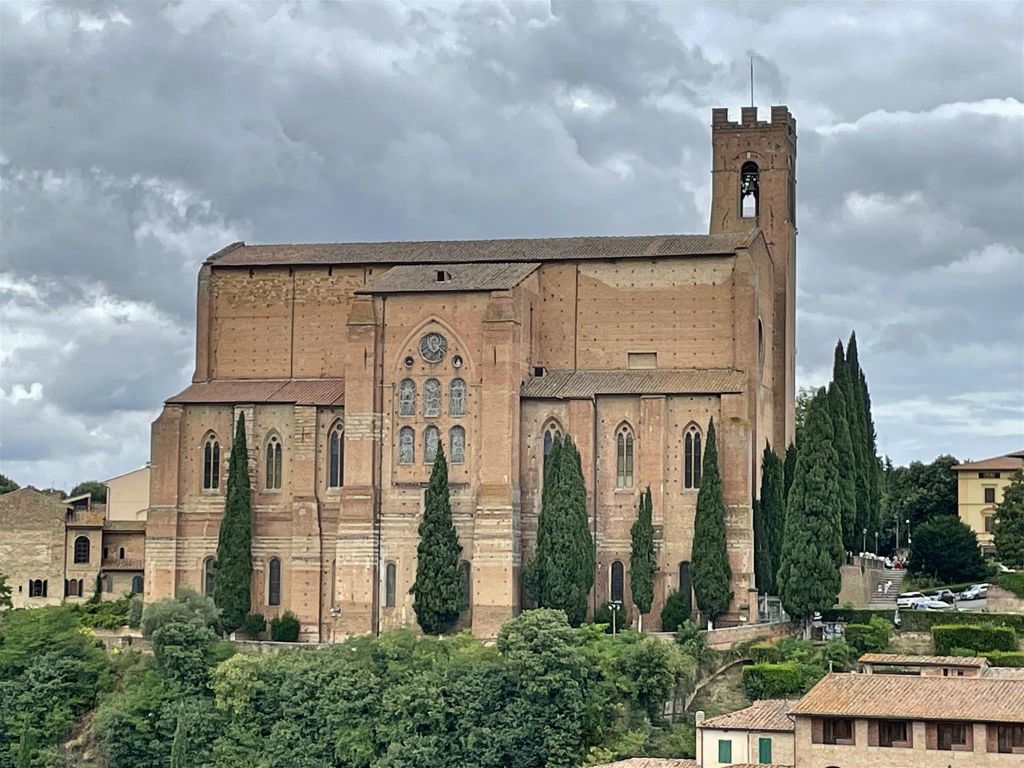 SIENA - de Sint-Dominicusbasiliek