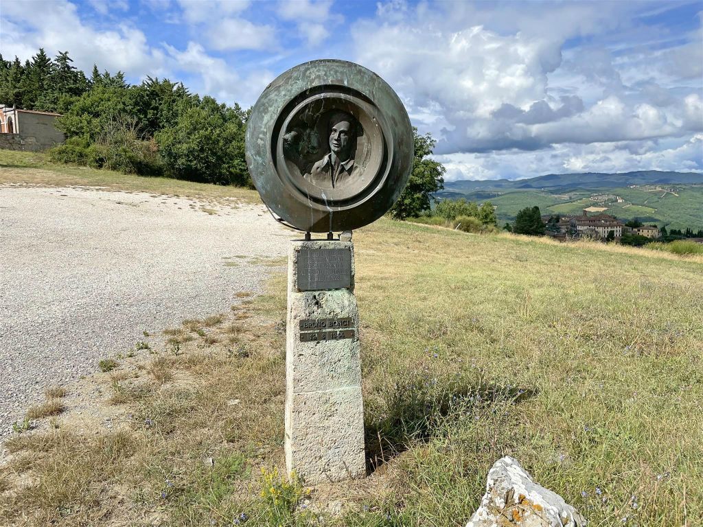 CASTELNUOVO BERARDENGA - het Bruno Bonci monument