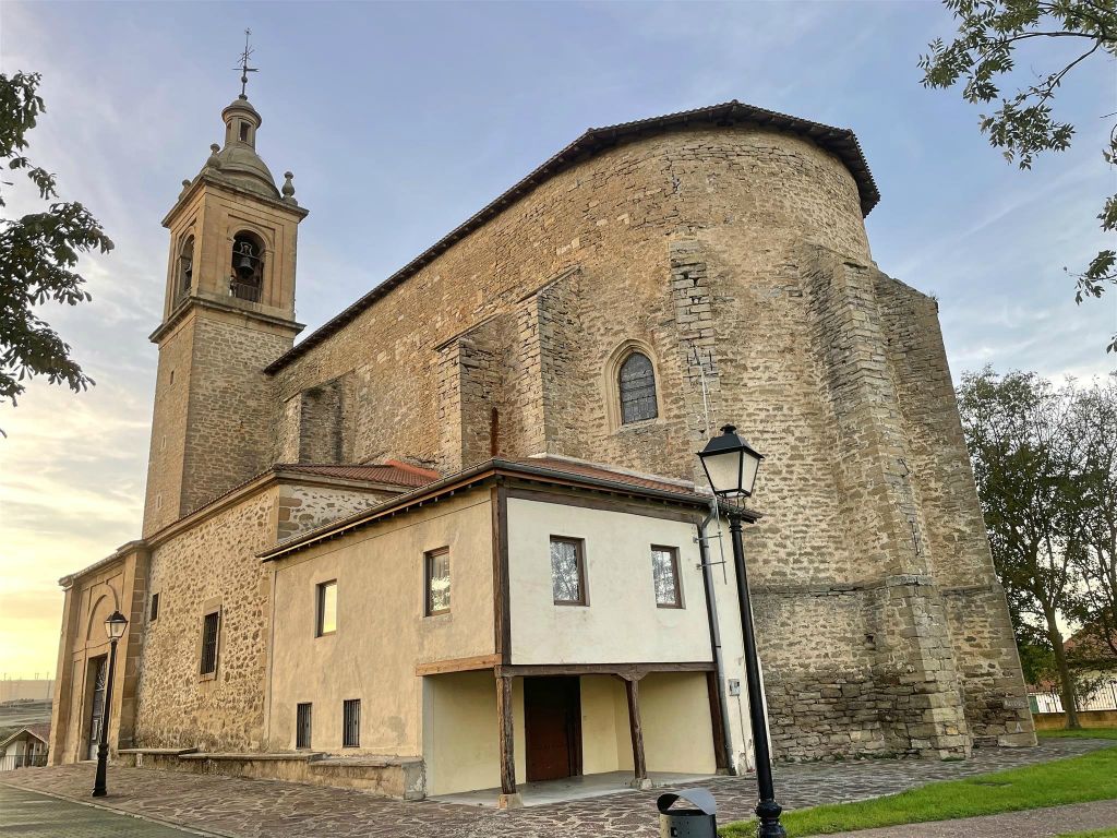 VITORIA-GASTEIZ - de parochiekerk van San Julián en Santa Basilisa