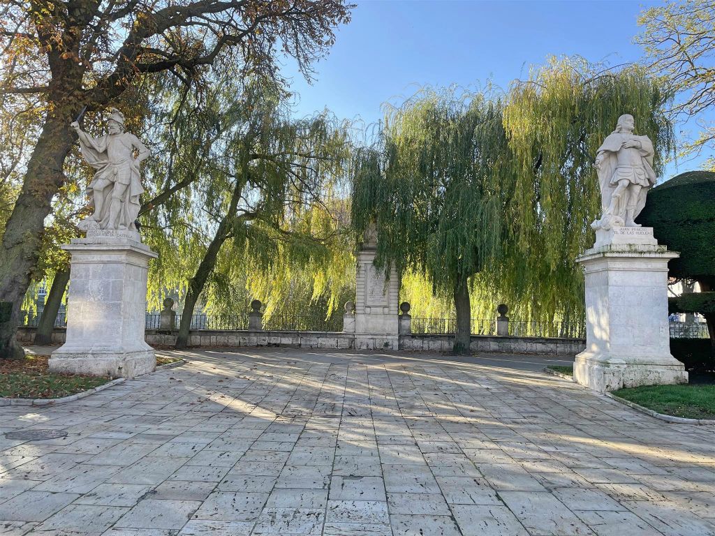 BURGOS - enkele beelden bij de Paseo del Espolón