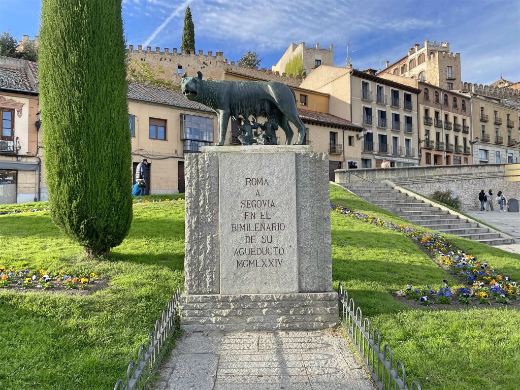 SEGOVIA - het Capitolijnse wolf standbeeld