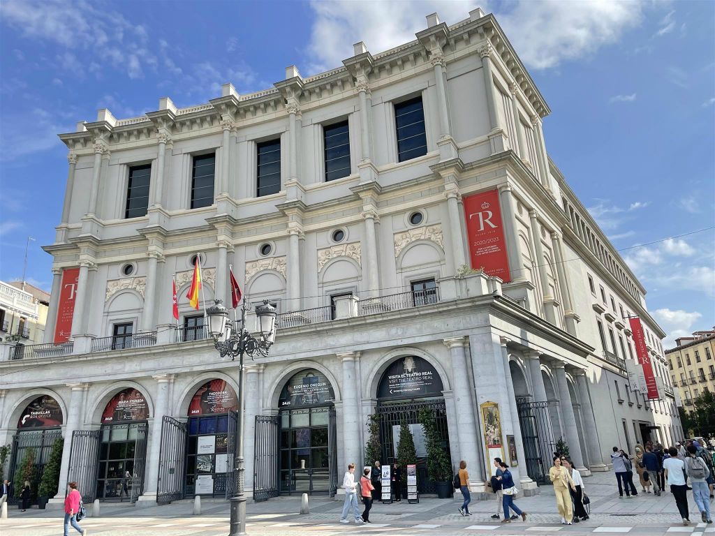 MADRID - het operagebouw Teatro Real