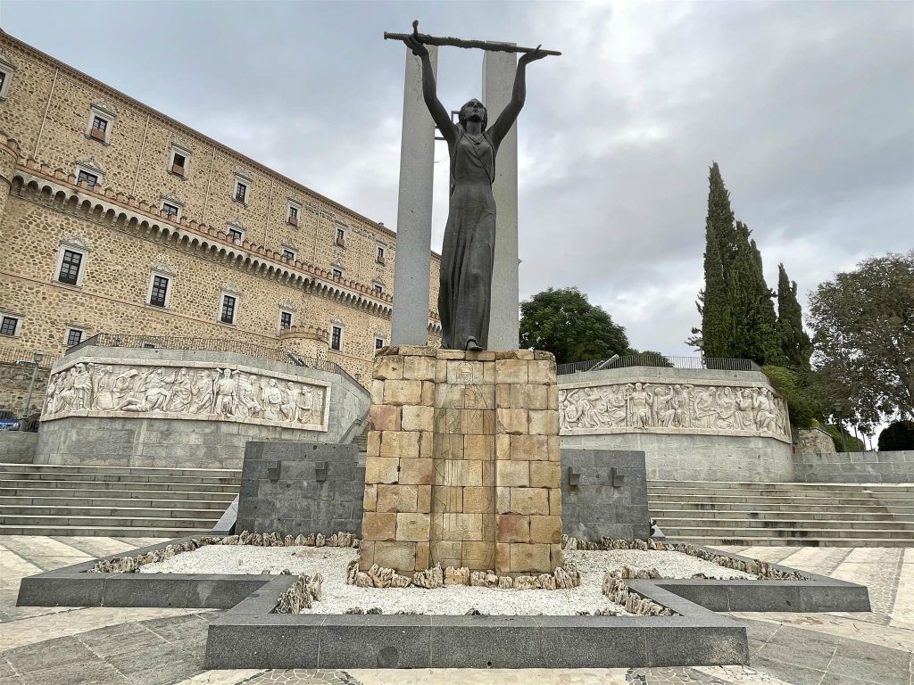 TOLEDO - het monument voor het beleg