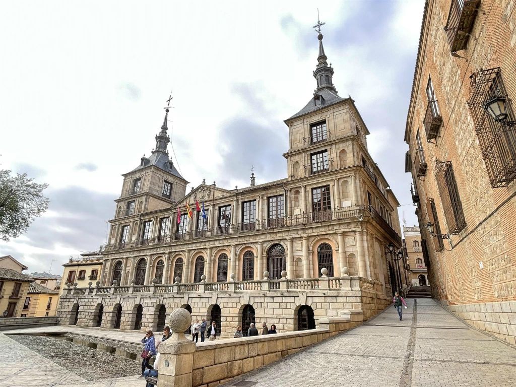 TOLEDO - het stadhuis
