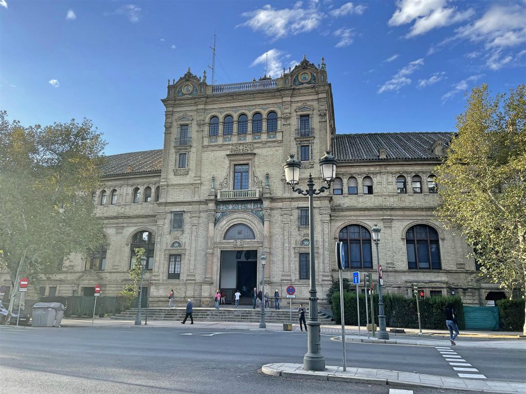 SEVILLA - de Puerta de Navarra bij de Plaza de España