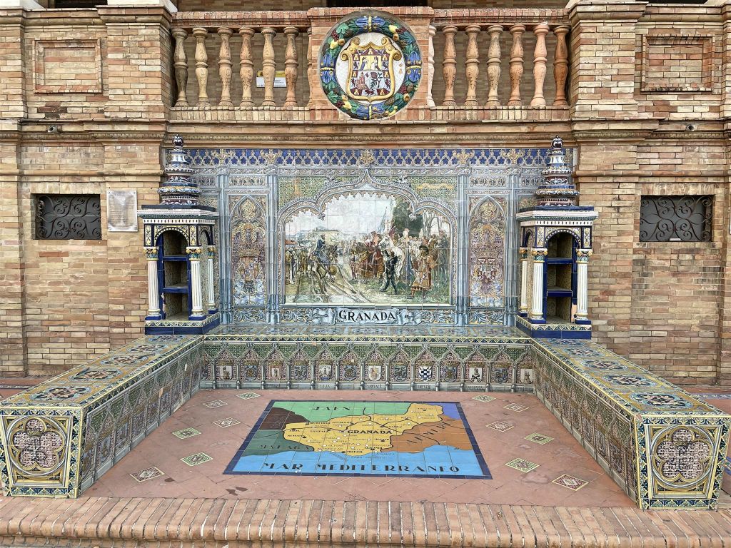 SEVILLA - een tegelmozaïek van de provincie Granada bij de Plaza de España