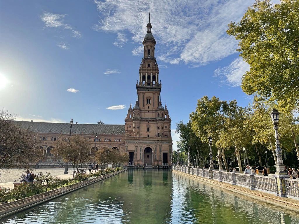 SEVILLA - de Torre Sur bij de Plaza de España