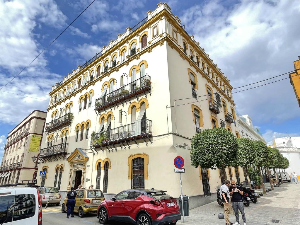 SEVILLA - het Puerta Maestranza appartementcomplex