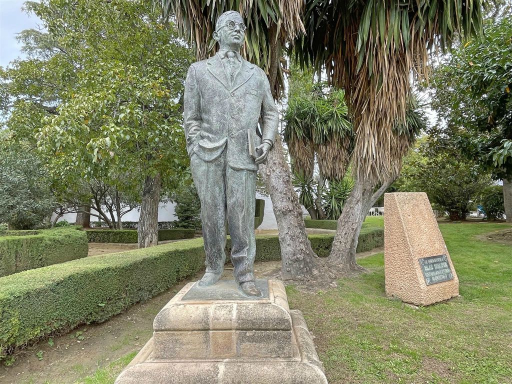 RONDA - een standbeeld ter ere van de Spaanse politicus, schrijver en historicus Blas Infante (1885-1936)