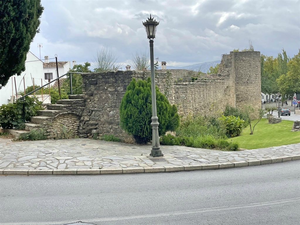 RONDA - een oude stadsmuur