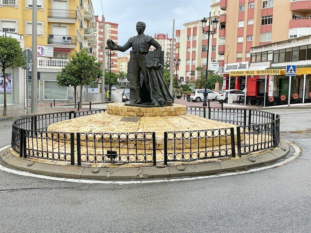 FUENGIROLA - een standbeeld ter ere van de stierenvechter José Antonio Galán (1749-1782)