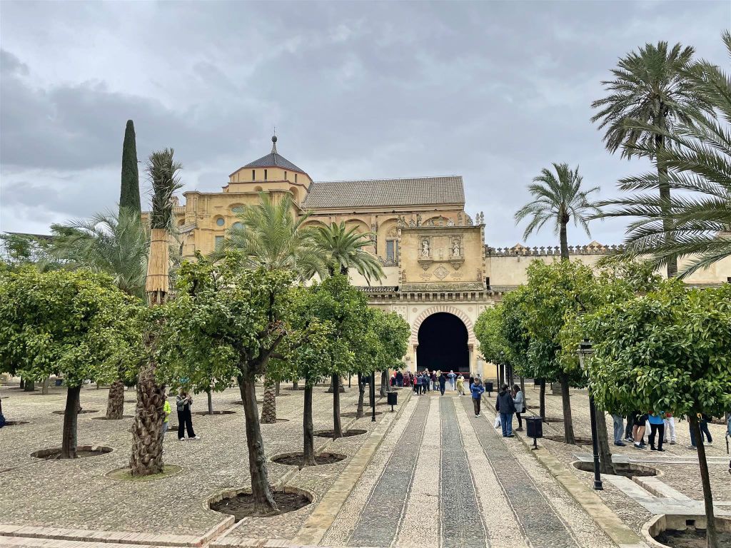 CÓRDOBA - een plein bij de Mezquita