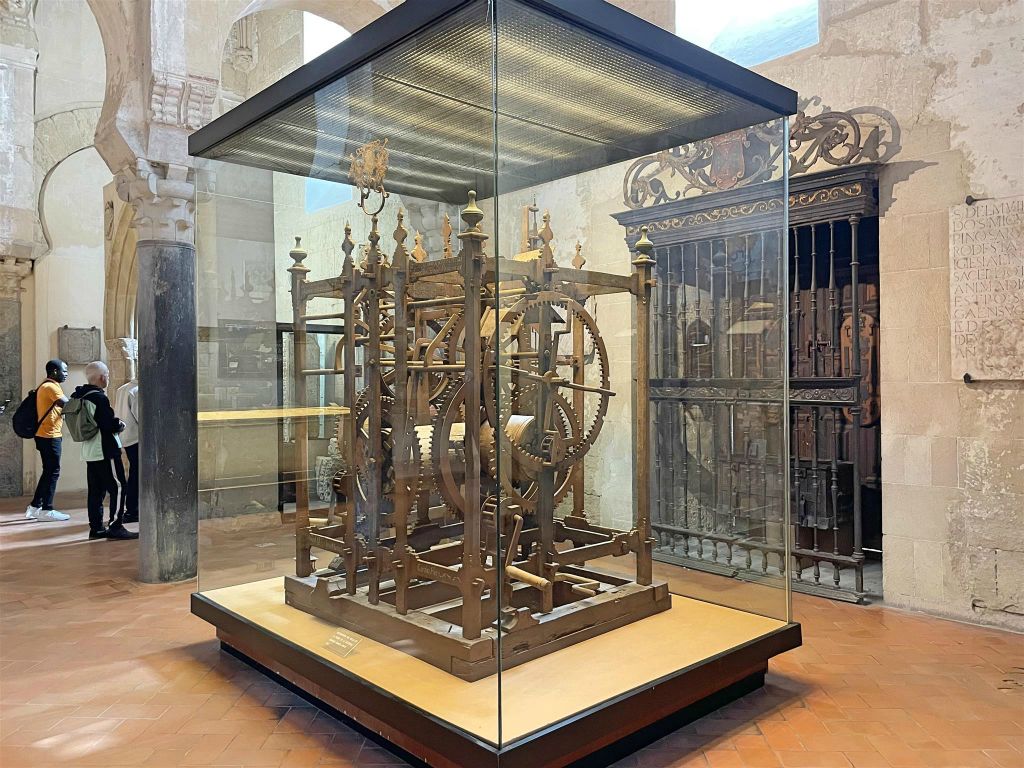 CÓRDOBA - het uurwerk van de klokkentoren van de kathedraal in het museum in de Mezquita