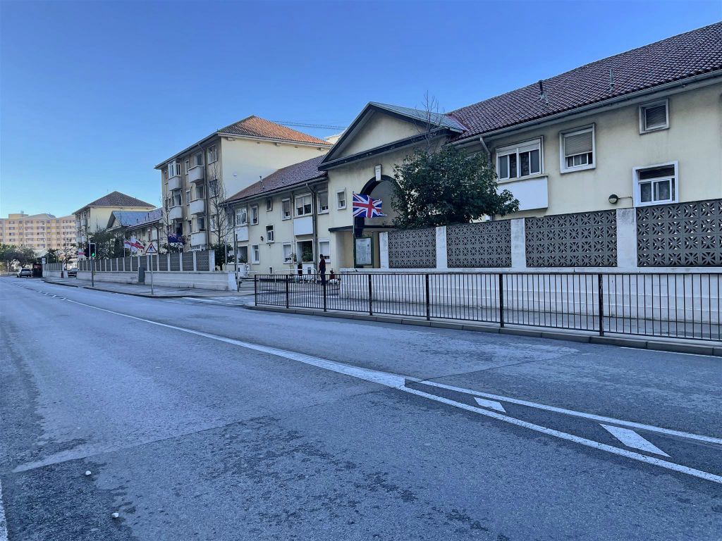 GIBRALTAR - een gebouw van de Edinburgh estate