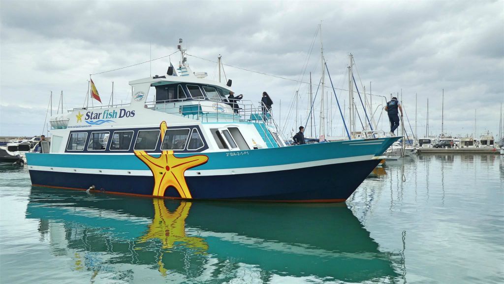 BENALMÁDENA - de veerboot waarmee naar Fuegirola varen
