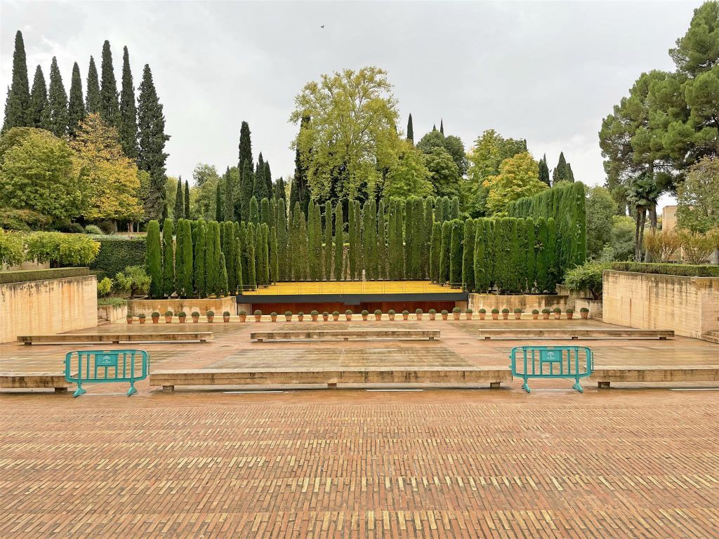 GRANADA - een tuin van het Alhambra complex