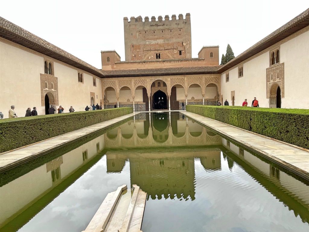 GRANADA - de binnenplaats van het Myrtles