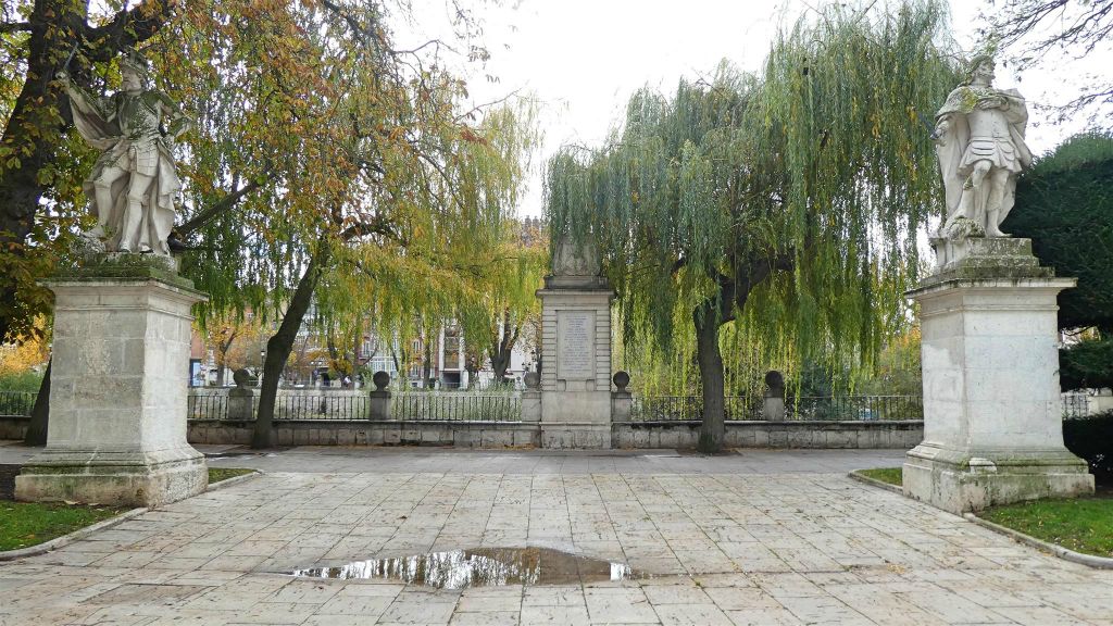 BURGOS - enkele beelden bij de Paseo del Espolón