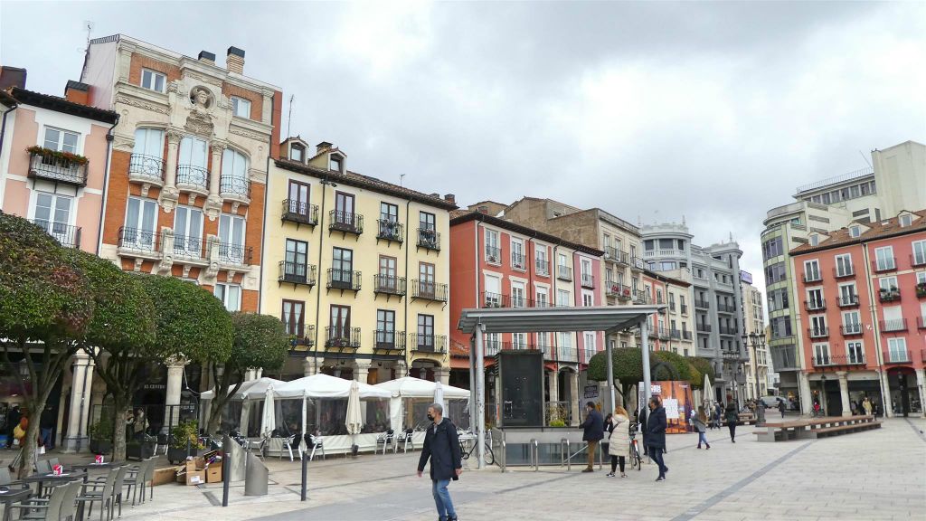 BURGOS - enkele gebouwen aan het stadsplein Plaza Mayor