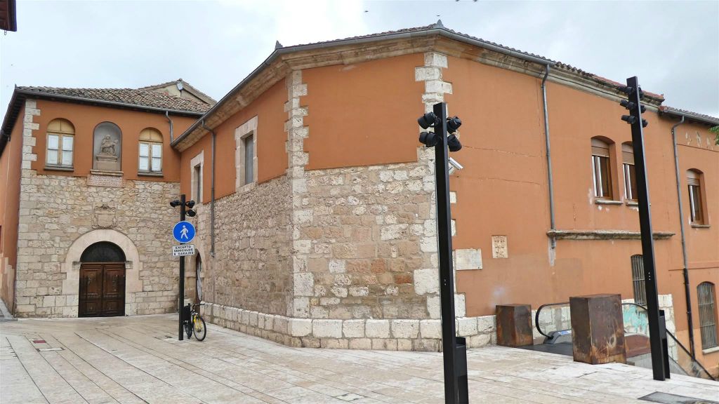BURGOS - het gebouw van de Margarita Naseau gemeenschap