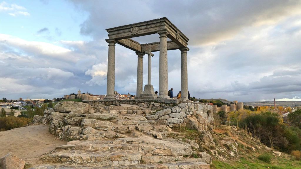 AVILA - het monument Los Cuatro Postes