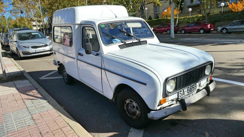SALAMANCA - een Renault 4 F6 (1985)