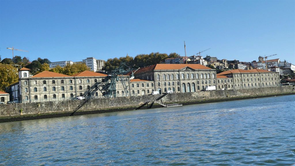 PORTO - een oud douane gebouw