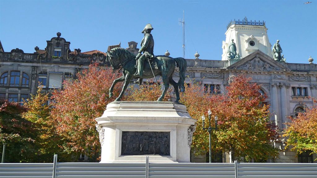 PORTO - het koning Pedro IV monument