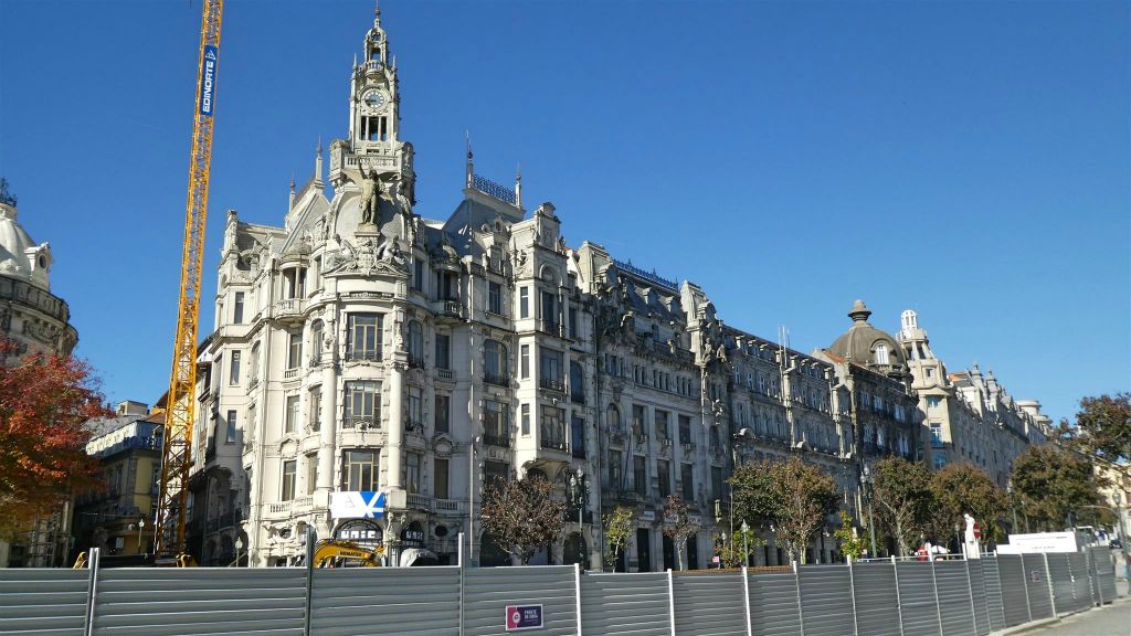 PORTO - het gebouw van de centrale bank