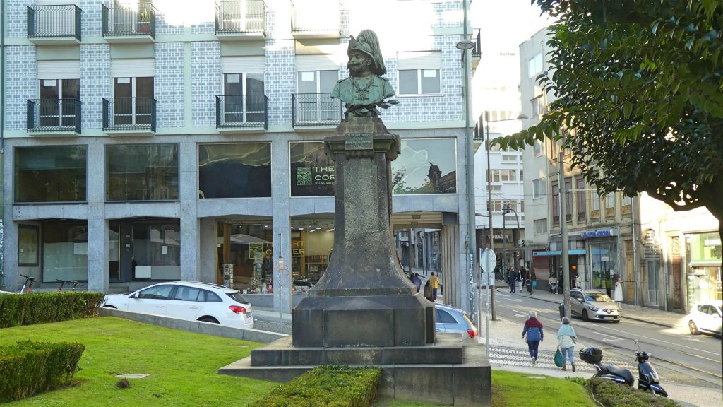 PORTO - het Guilherme Gomes Fernandes monument