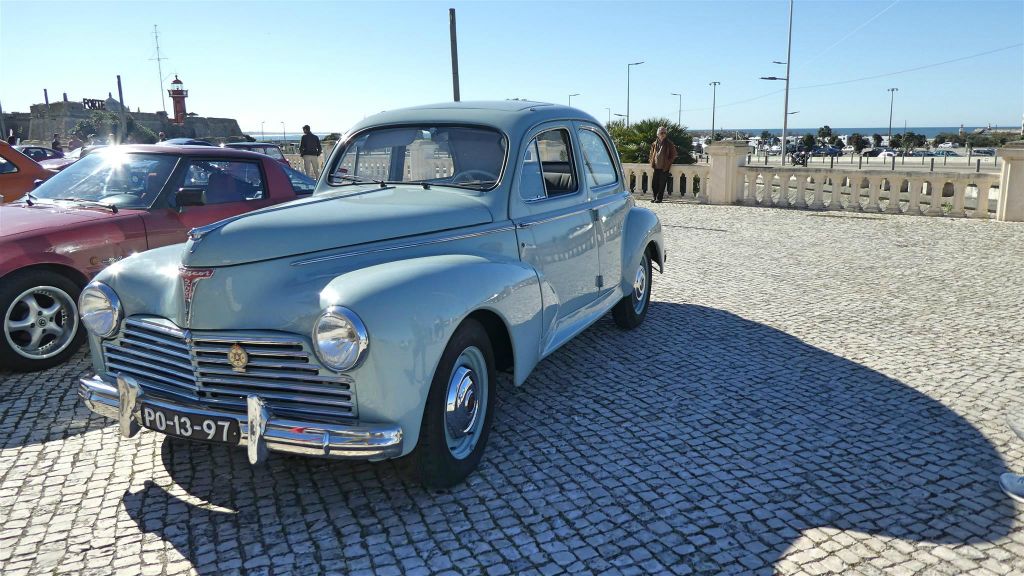 FIGUEIRA DA FOZ - een Peugeot 203 (1960)