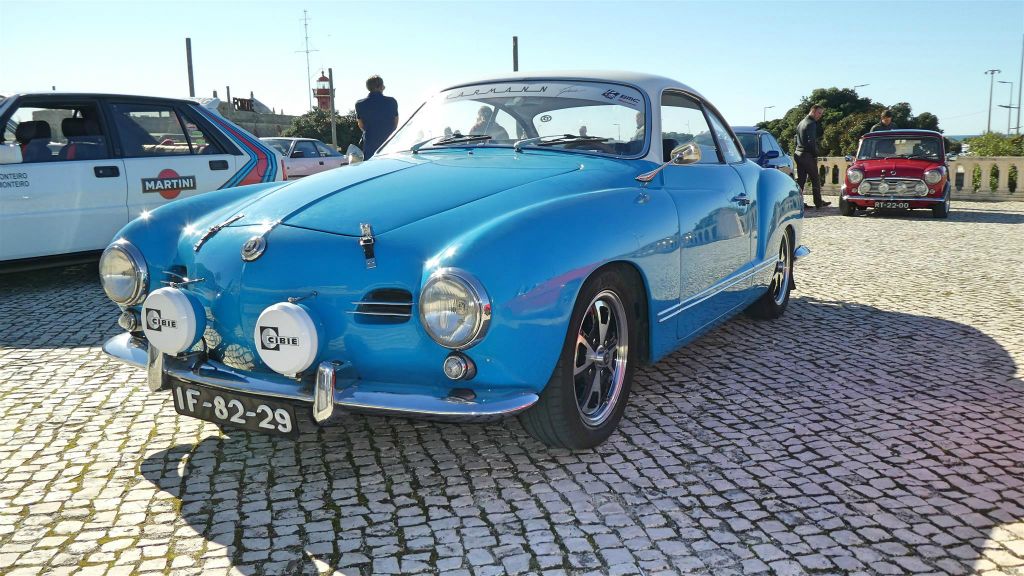 FIGUEIRA DA FOZ - een Volkswagen Karmann Ghia (1974)