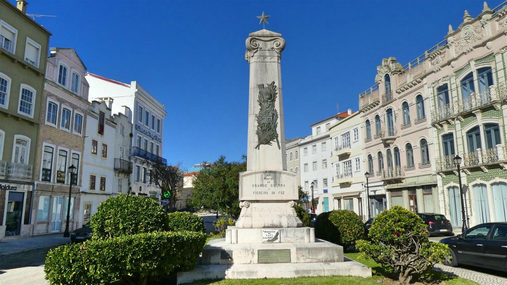 FIGUEIRA DA FOZ - een monument tere ere van de doden van de tweede wereldoorlog