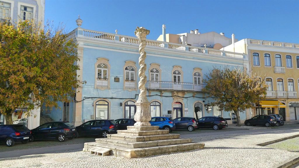 FIGUEIRA DA FOZ - de schandpaal van Figueira da Foz