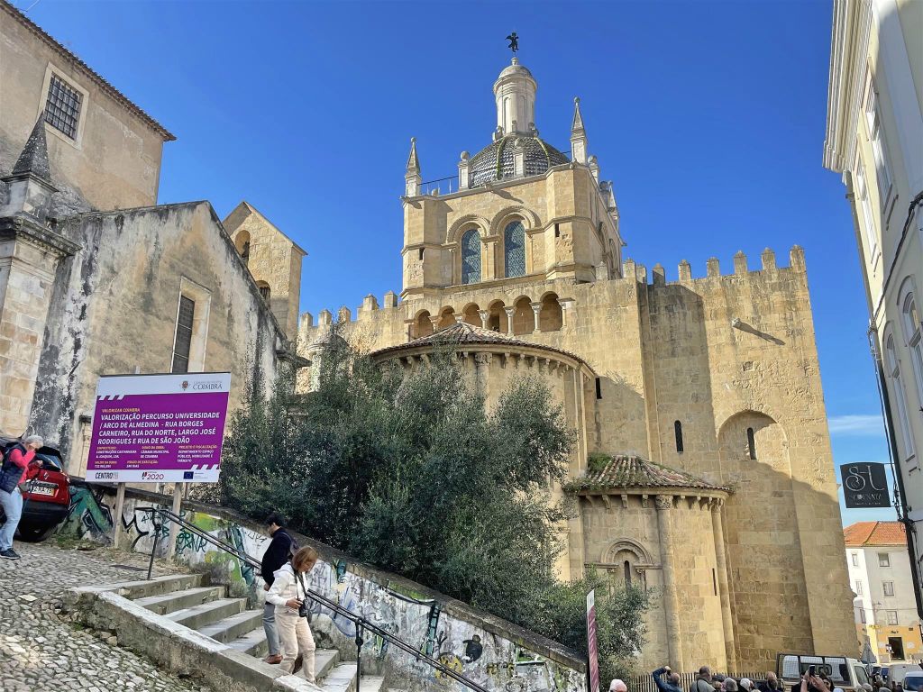 COIMBRA - de oude kathedraal