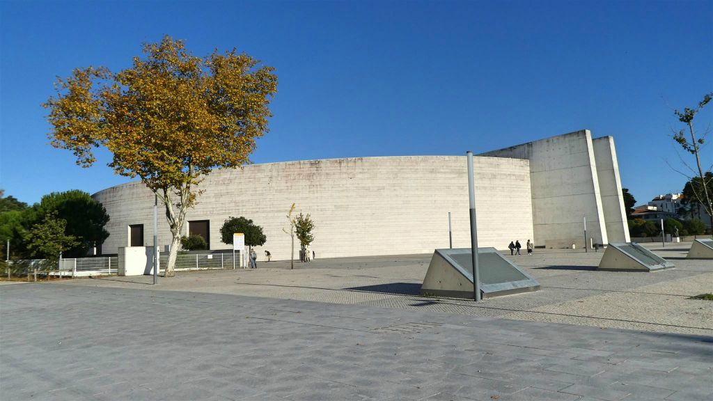 FÁTIMA - de basiliek van de heilige drie-eenheid