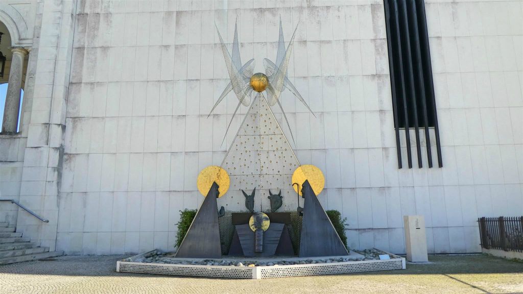 FÁTIMA - een kunstwerk bij het heiligdom