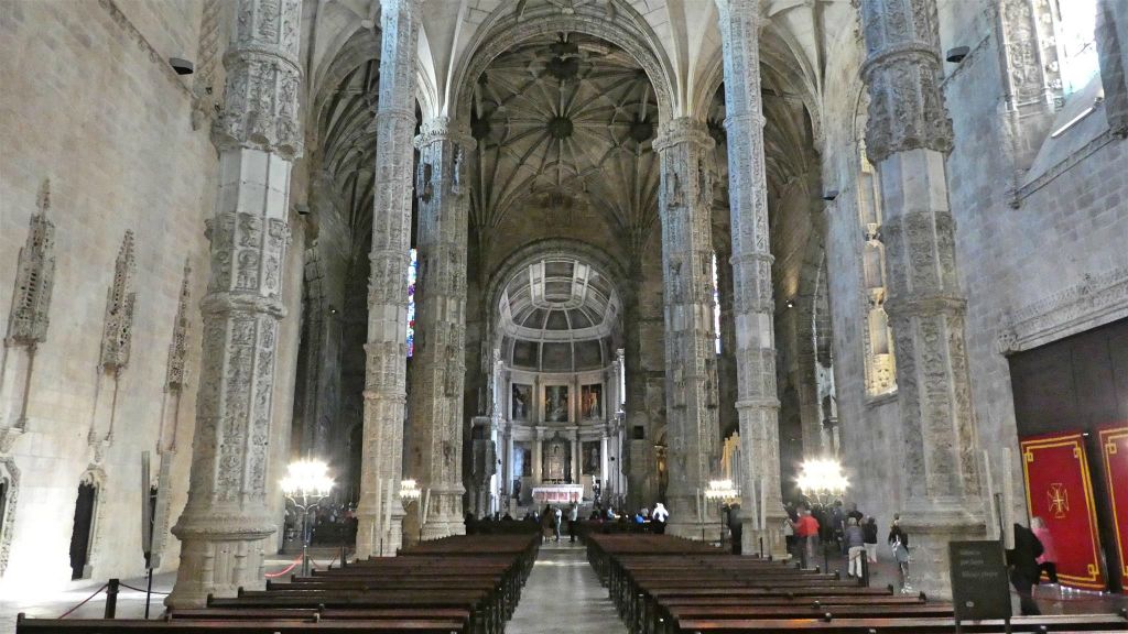 LISSABON - binnen in de kerk van Santa Maria de Belém