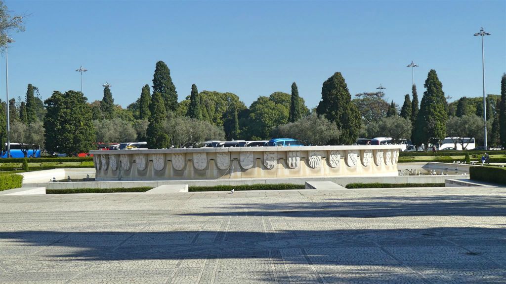 LISSABON - een fontein in het park Praça do Império