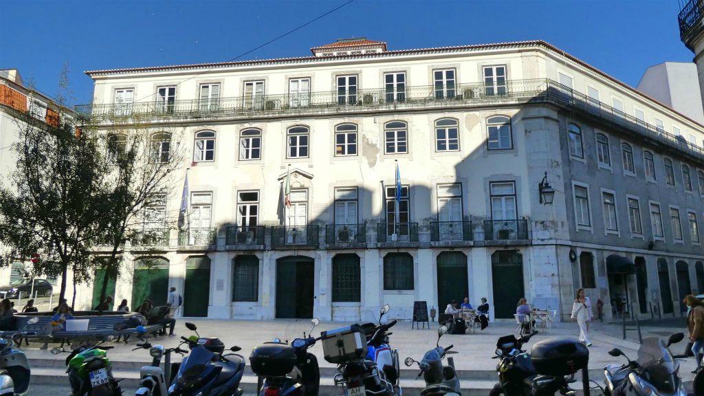 LISSABON - het gebouw Largo Adelino Amaro da Costa