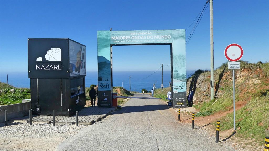 NAZARÉ - de toegang naar het noordelijk strand